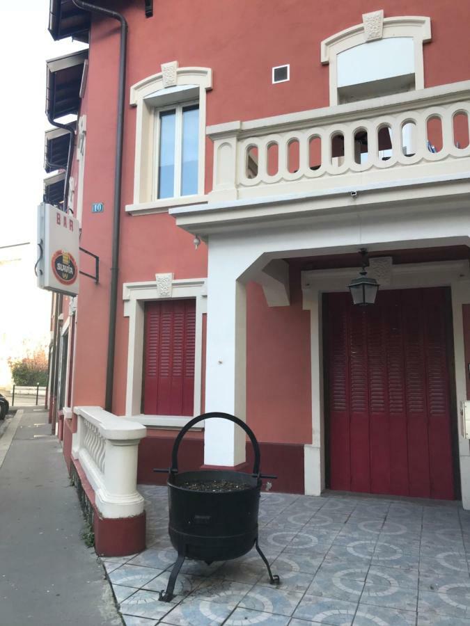 Studio Champagne Au Centre Ville Annecy Exterior photo