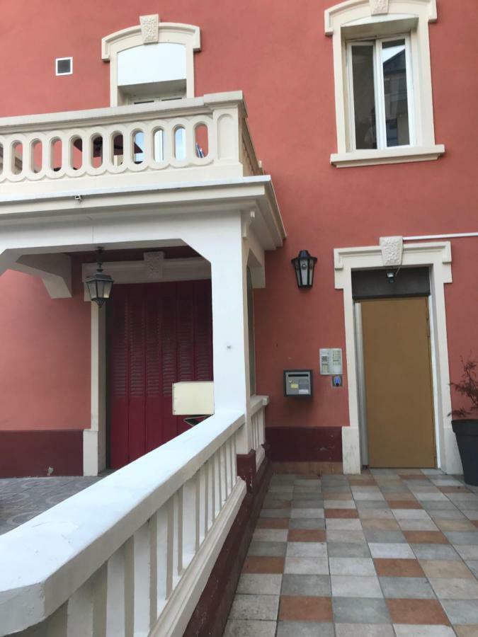 Studio Champagne Au Centre Ville Annecy Exterior photo