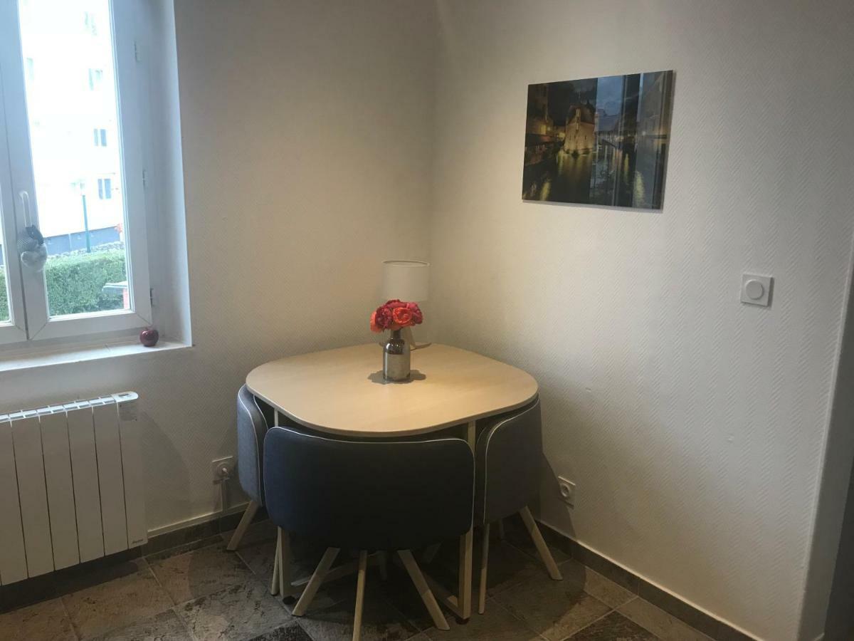 Studio Champagne Au Centre Ville Annecy Exterior photo